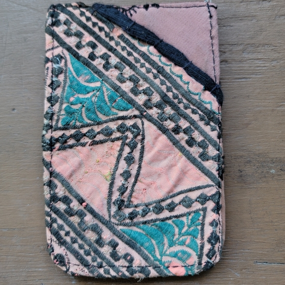 🌎👽 Free People Boho Embroidered Repurposed vtg banjara hippie Wallet card case - Picture 15 of 16